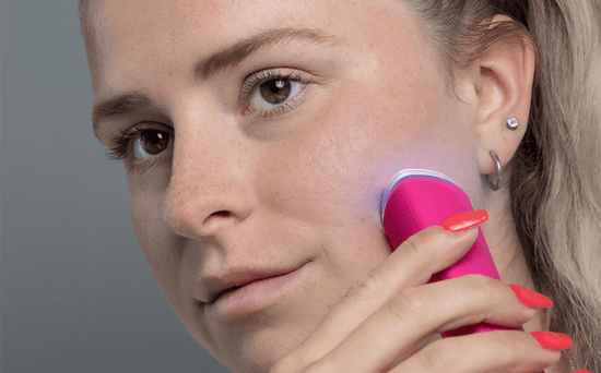 ¿Cómo tratar el acné con terapia de luz LED?