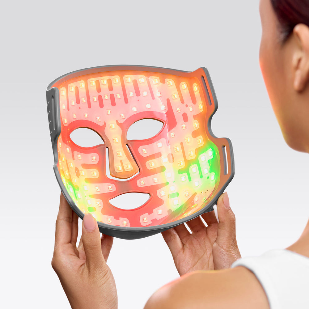 Model holding multi light mask with COMPLETE mode